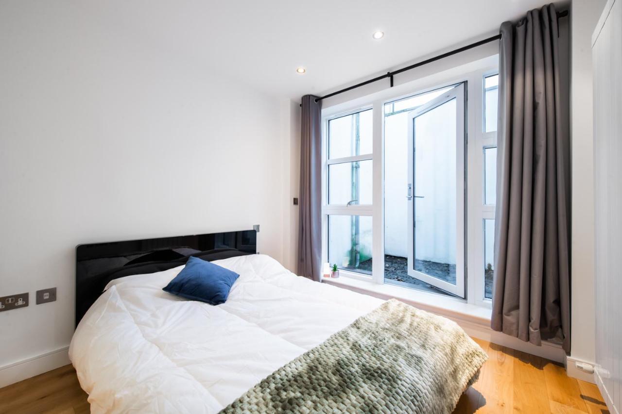 Appartamento 2 Bed Flat In Clapham Common Londra Esterno foto