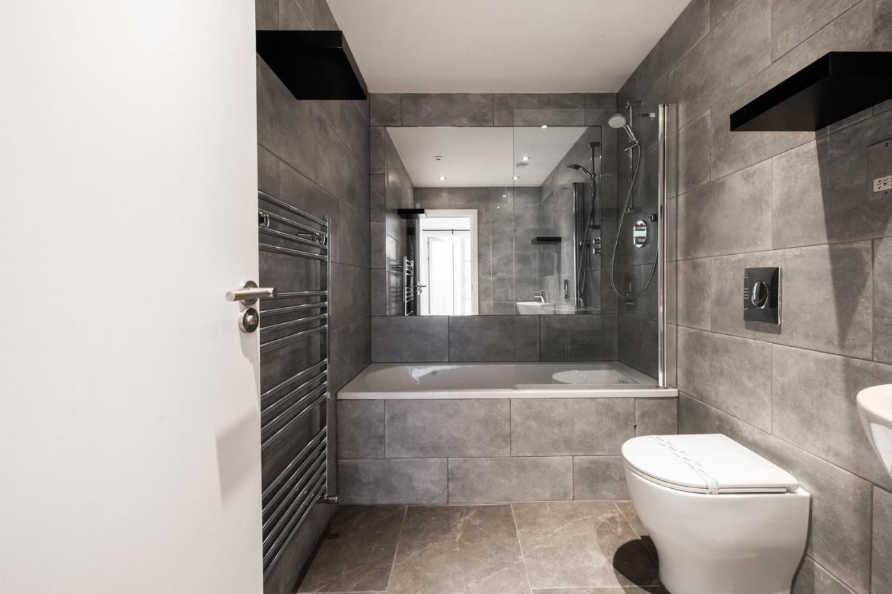 Appartamento 2 Bed Flat In Clapham Common Londra Esterno foto